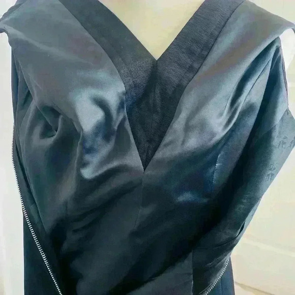 *NWOT* Ted Baker Saloted Dress in Black Wool blend sheath dress size 0. - Picture 11 of 12